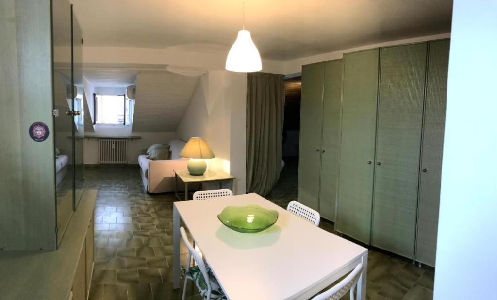 Appartamento La Mansarda Lecco Bagian luar foto