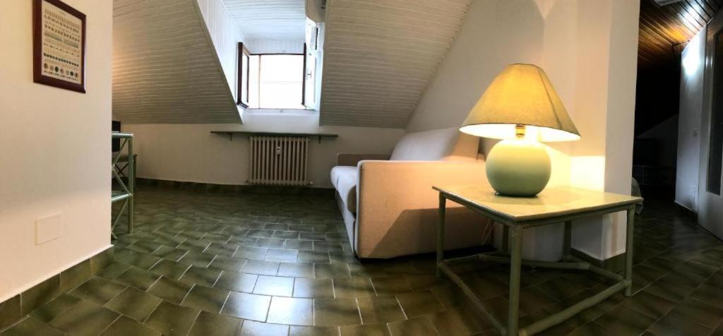 Appartamento La Mansarda Lecco Bagian luar foto