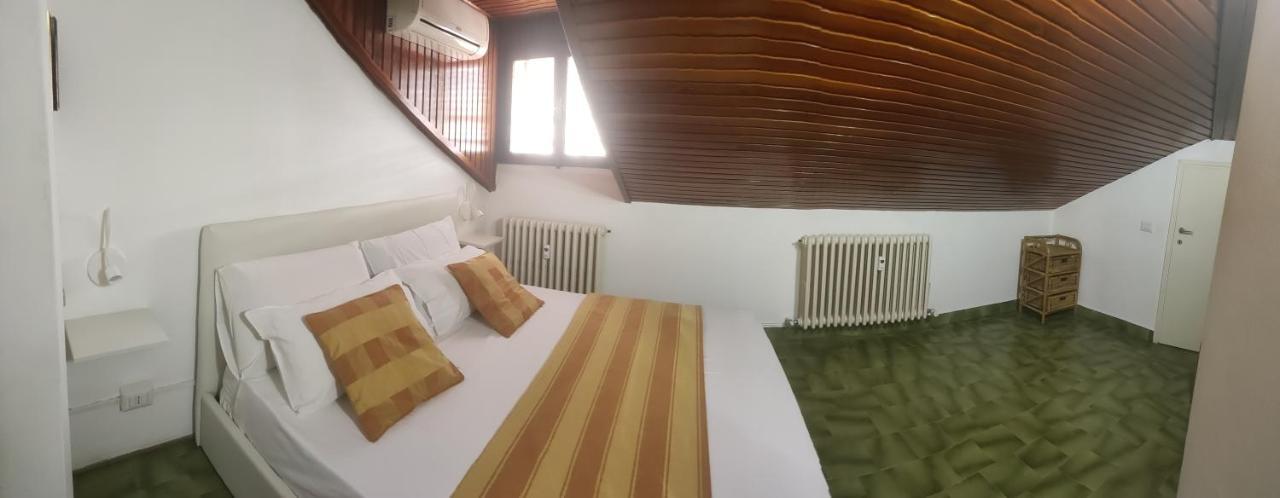 Appartamento La Mansarda Lecco Bagian luar foto